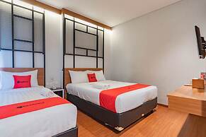 RedDoorz Plus @ Doorman Guest House