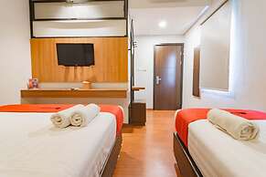 RedDoorz Plus @ Doorman Guest House