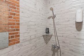 RedDoorz Plus @ Doorman Guest House