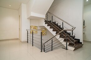 Sans Hotel Kupang Indah Surabaya