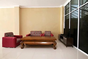 RedDoorz near Hartono Mall Solo