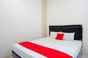 RedDoorz near Hartono Mall Solo