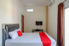 RedDoorz near Hartono Mall Solo