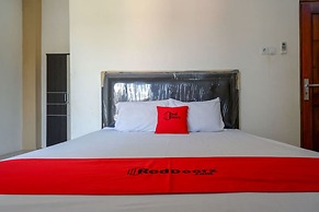 RedDoorz near Hartono Mall Solo