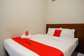 RedDoorz near Stasiun Tawang Semarang