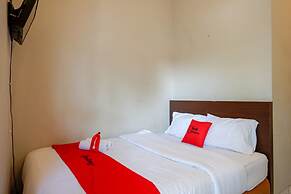 RedDoorz near Stasiun Tawang Semarang