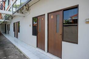 RedDoorz near Stasiun Tawang Semarang