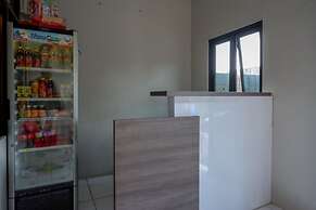 RedDoorz near Stasiun Tawang Semarang