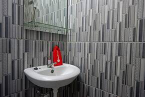 RedDoorz @ Jalan Gatot Subroto Semarang