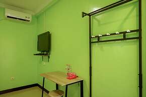 RedDoorz @ Jalan Gatot Subroto Semarang