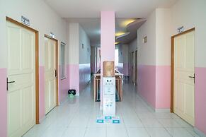 RedDoorz Syariah near Taman Siring 2