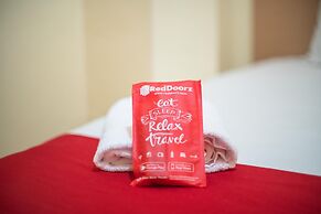 RedDoorz Syariah near Taman Siring 2