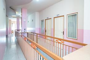 RedDoorz Syariah near Taman Siring 2