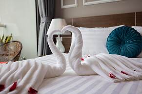 Airport Classic Hotel & Travel