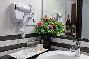 Airport Classic Hotel & Travel