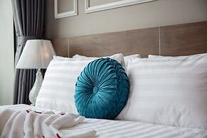 Airport Classic Hotel & Travel