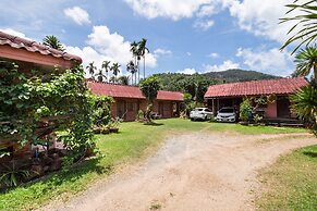 OYO 1143 Phet Luran Thai Resort Kohchang