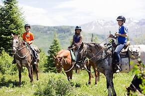 Vista Verde Ranch All-inclusive Cabin