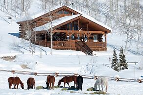 Vista Verde Ranch All-inclusive Cabin