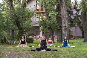 Sunolus Vineyard House