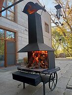 Sunolus Vineyard House