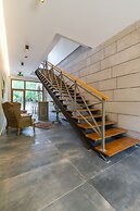 Sunolus Vineyard House