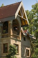 Sunolus Vineyard House