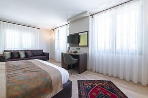 Sunolus Vineyard House