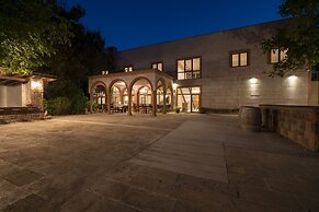 Sunolus Vineyard House