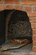 Sunolus Vineyard House