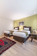 Sunolus Vineyard House