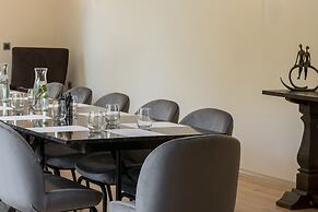 Sunolus Vineyard House