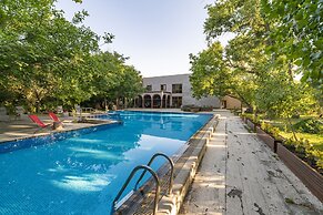 Sunolus Vineyard House