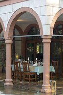 Sunolus Vineyard House