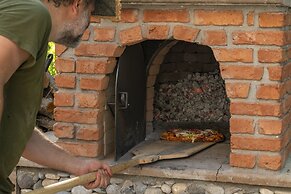 Sunolus Vineyard House