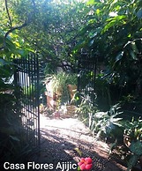 Casa Flores Bed & Breakfast