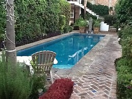 Casa Flores Bed & Breakfast