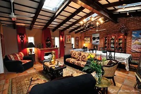 Casa Flores Bed & Breakfast