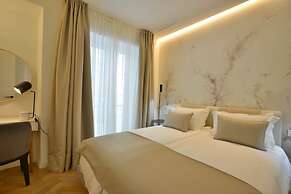 Plaza Mina Suites - Adults Recommended