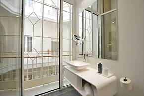 Plaza Mina Suites - Adults Recommended