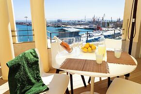 Plaza Mina Suites - Adults Recommended