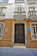 Plaza Mina Suites - Adults Recommended