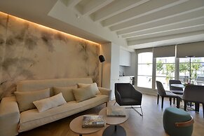 Plaza Mina Suites - Adults Recommended