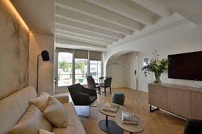 Plaza Mina Suites - Adults Recommended