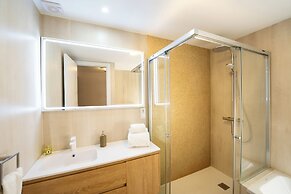 Plaza Mina Suites - Adults Recommended