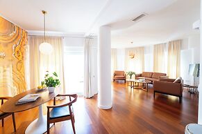 Plaza Mina Suites - Adults Recommended