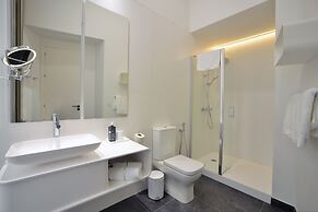 Plaza Mina Suites - Adults Recommended