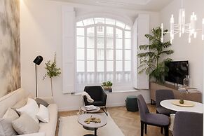 Plaza Mina Suites - Adults Recommended