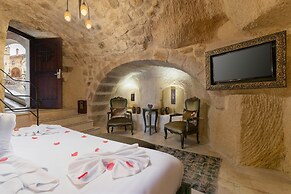 Elysion Cave Suites