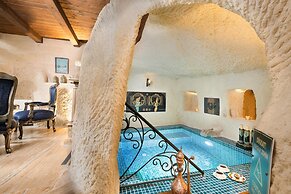 Elysion Cave Suites